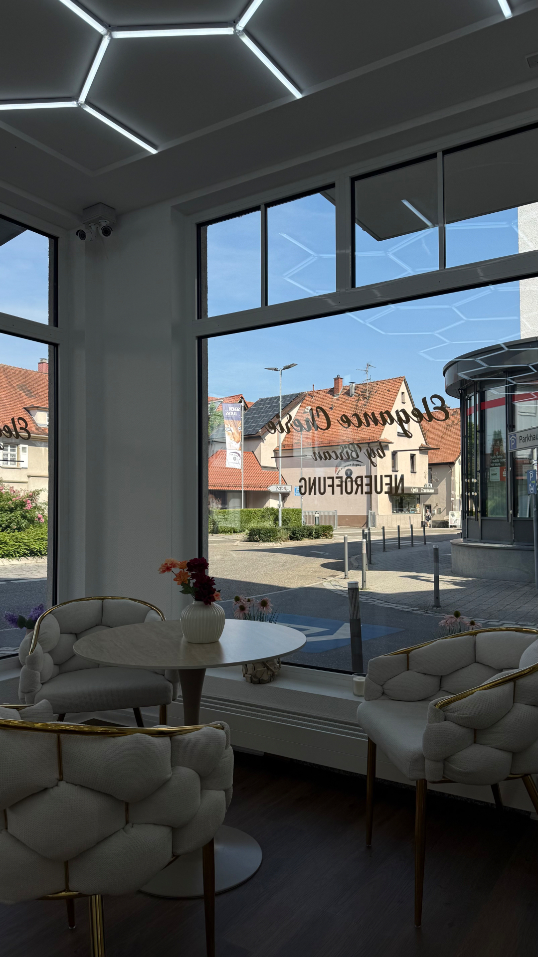 Salon Innenansicht mit Lichtdesign
